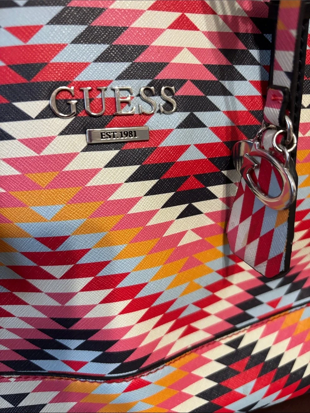 Guess bold tote